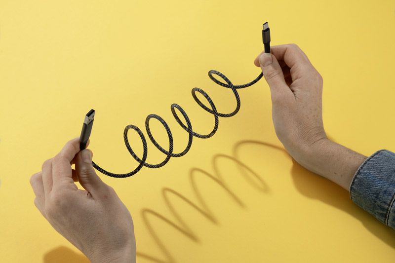 Magnetyczny kabel do ładowania ALEKSA srebrny z logo